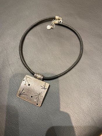 Collier ikita