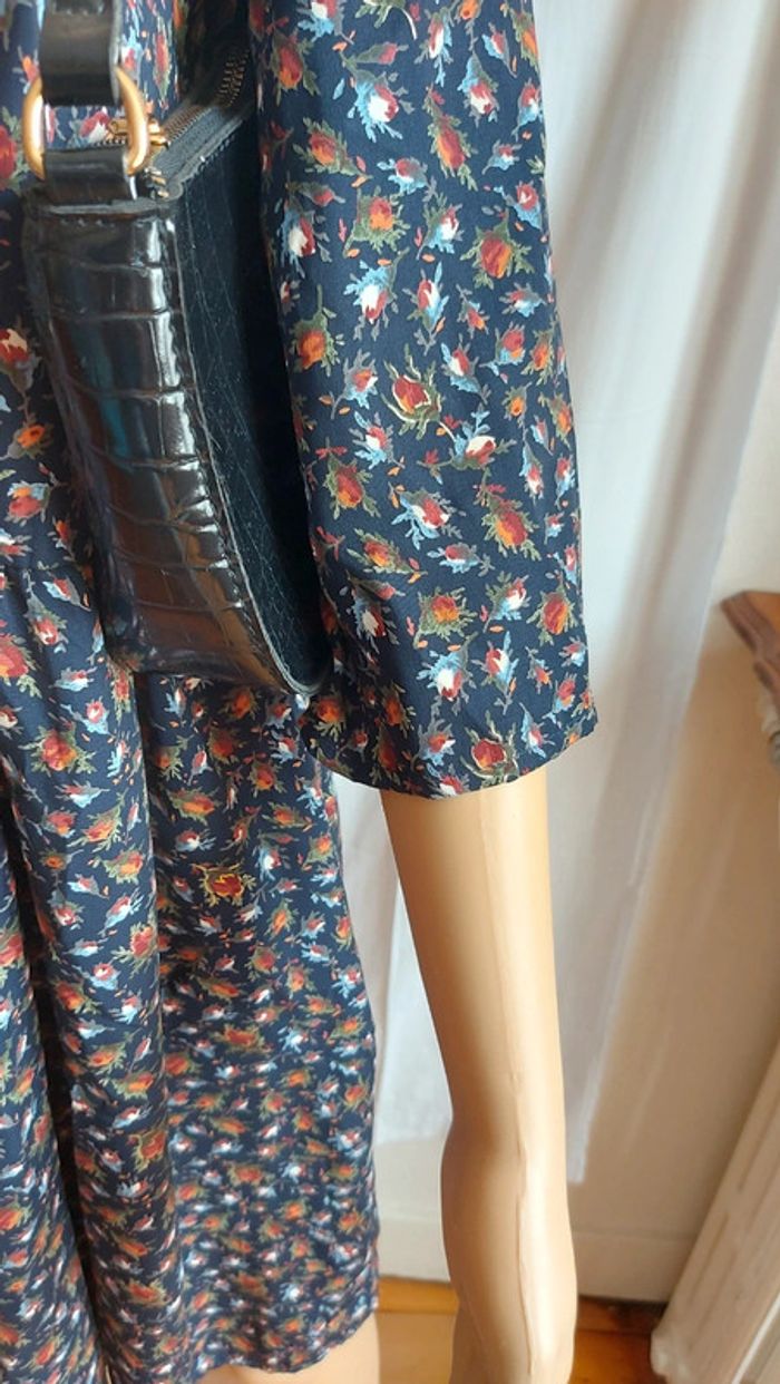 Robe marine- légère- col V- motif fleuri/ vintage love taille S/36 - photo numéro 6