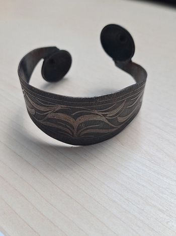 💎 Élégant bracelet en bois sculpté 💎