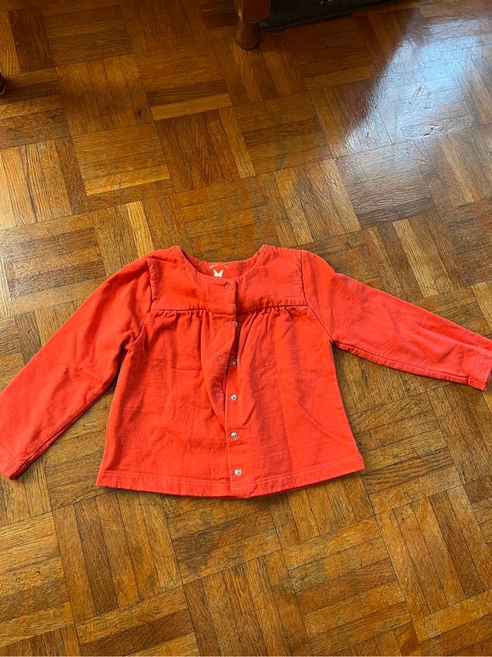 Gilet rouge taille 24 mois