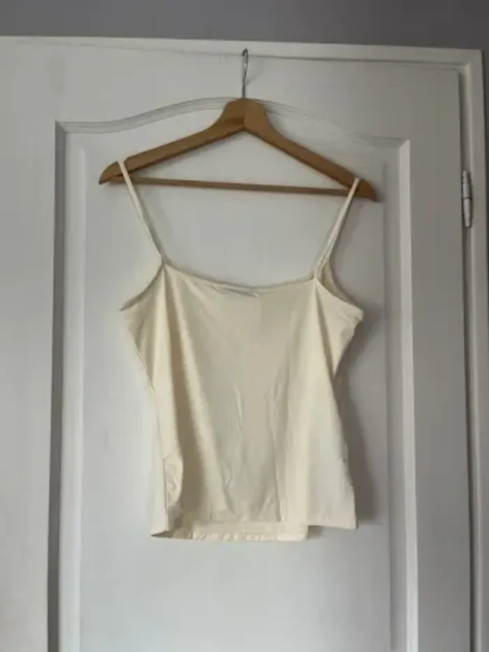 Top Slim Fit Bretelles fines - -Débardeur écru Mango - Taille M - Neuf avec étiquette - photo numéro 2