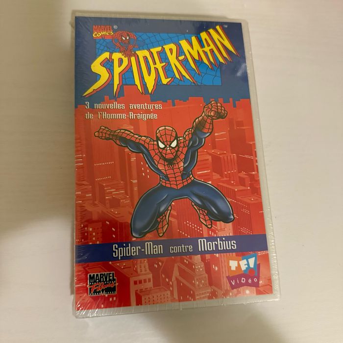 2 VHS sous blister: Le Noël de Mickey - Spiderman contre Morbius - photo numéro 3