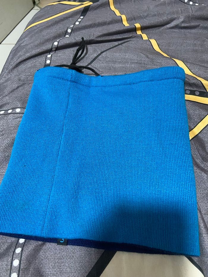 Cache cou garçon - photo numéro 3