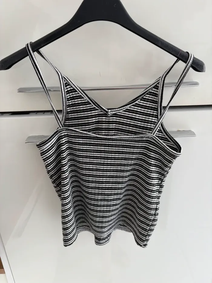 Top court femme taille S - photo numéro 2