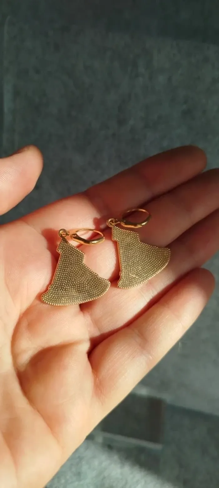 🍄 Boucles d’oreilles ▪ chapeau de sorcière doré Halloween fermoir créole - photo numéro 3