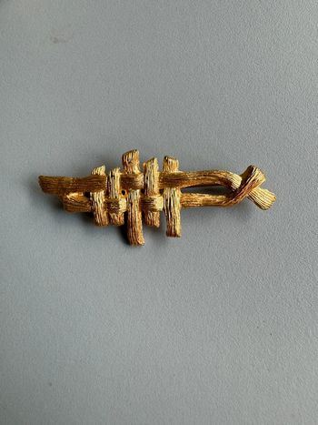 Broche