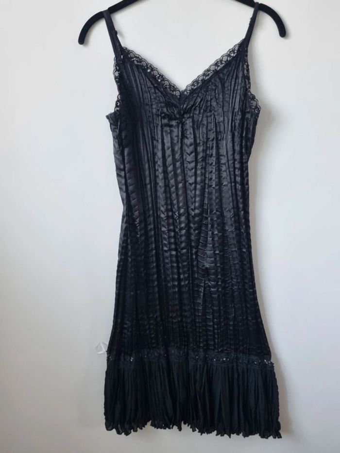 Robe noir brodé évasé vintage - photo numéro 13