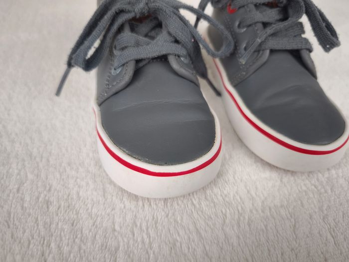 Baskets Grise Lacoste Garçon poiture 22 - photo numéro 9