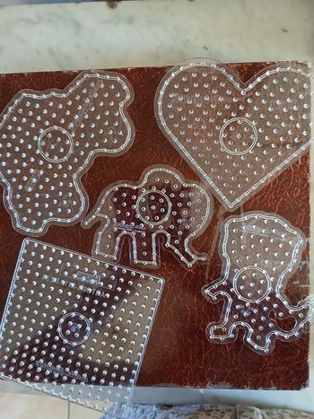 Lot de 7 moules pour perles à repasser 