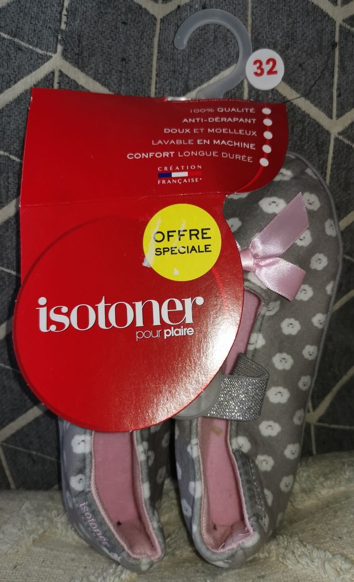 Chaussons Isotoner P32 neufs - photo numéro 3