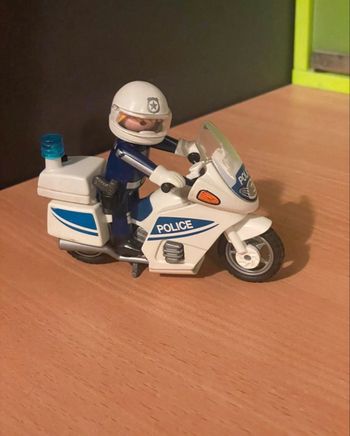 Lot Playmobil City Action Motard de police n°5185