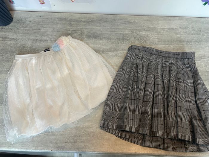 lot 17 vêtements fille 8 ans robes jupes vestes maillot tenue de sport combishort - photo numéro 7