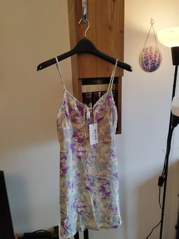 Très jolie robe NA-KD neuve taille 38