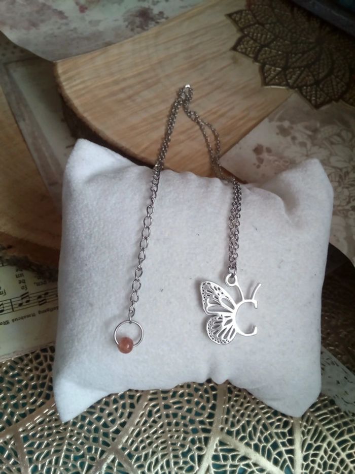 Collier prénom C argenté papillon - photo numéro 2