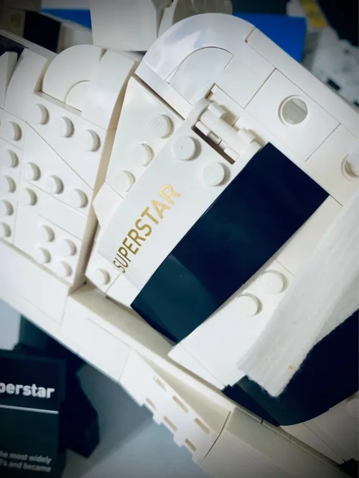 LEGO Icons 10282 - Adidas Original Superstar - Complet avec boîte et Notice - photo numéro 9