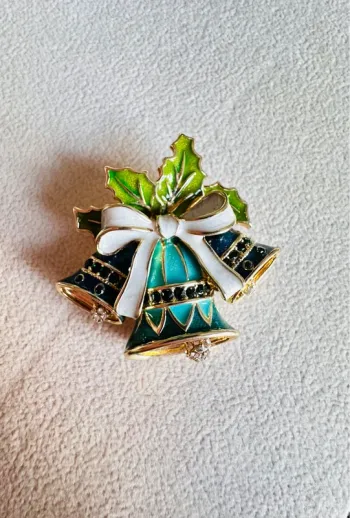 Broche vintage Napier - Cloche de Noël émaillée