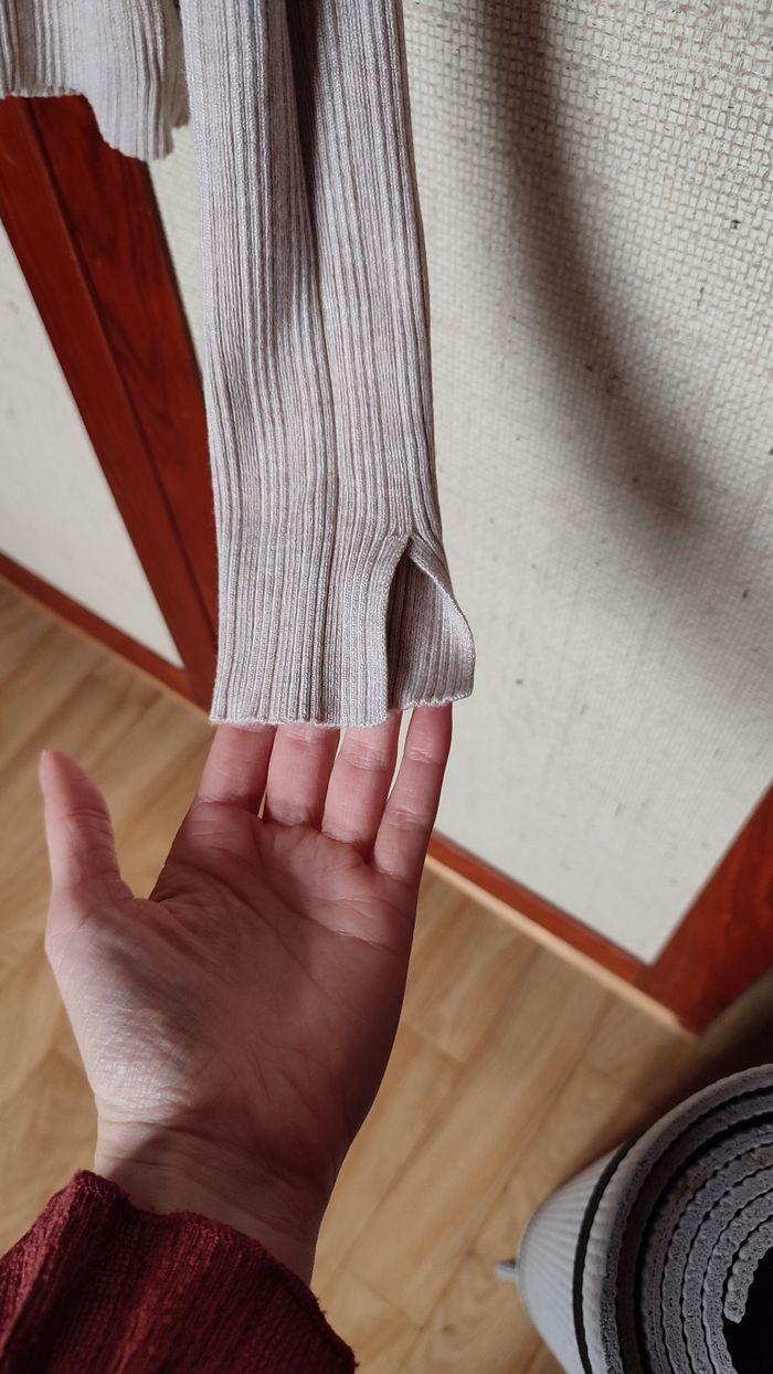 Pull moulant beige - photo numéro 5