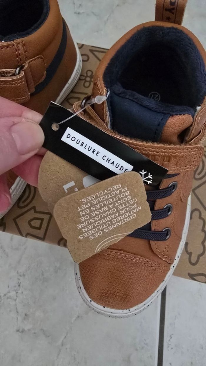 NEUVES NON PORTÉES 🏷🥰🤩💙superbes baskets chaudes pointure 26 garçon - photo numéro 5