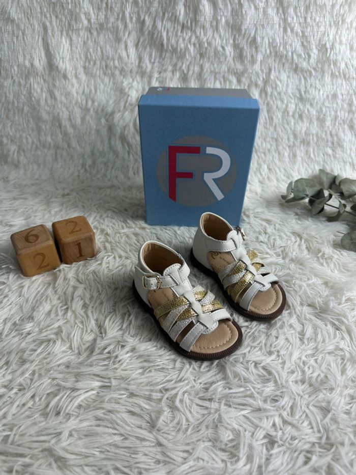 Paire de sandales Franco Romagnoli taille 21