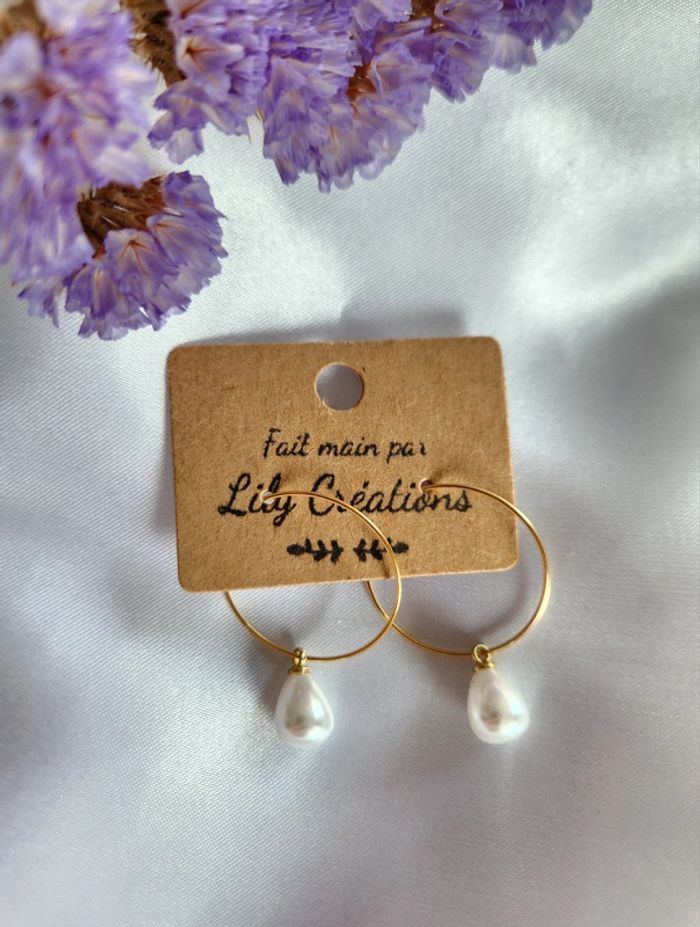 Boucles d'oreilles créoles hypoallergéniques dorées et blanches LC225 - photo numéro 2