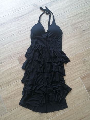 Robe noire dos nu en très bon état