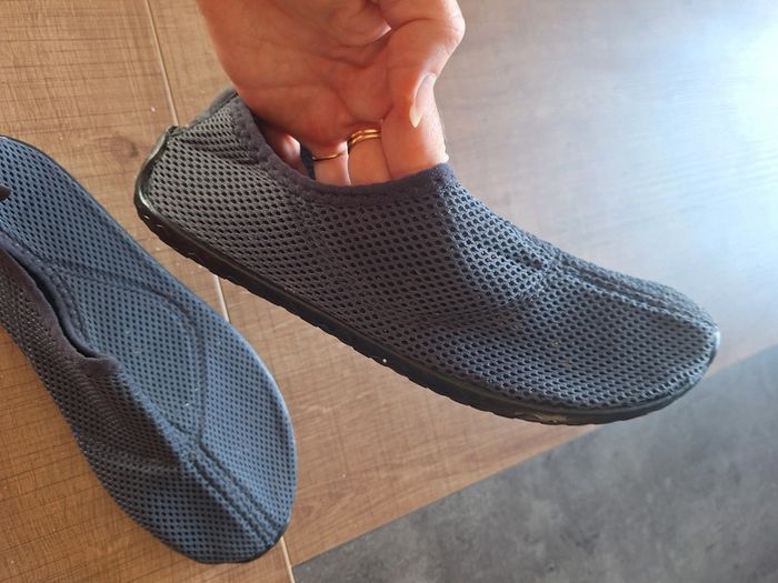 Chaussures aquatiques de plage bleues Tribord 36/37 - photo numéro 2