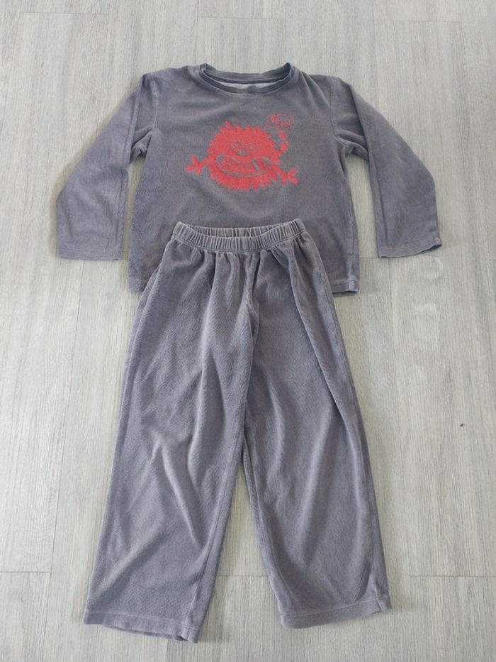 Pyjama Carrefour taille 4 / 5 ans