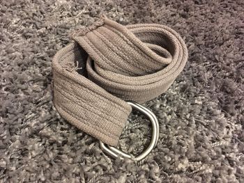Ceinture homme en tissu uni gris