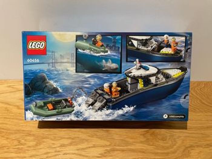 Lego City 60456 La course-poursuite en bateau de police - photo numéro 2