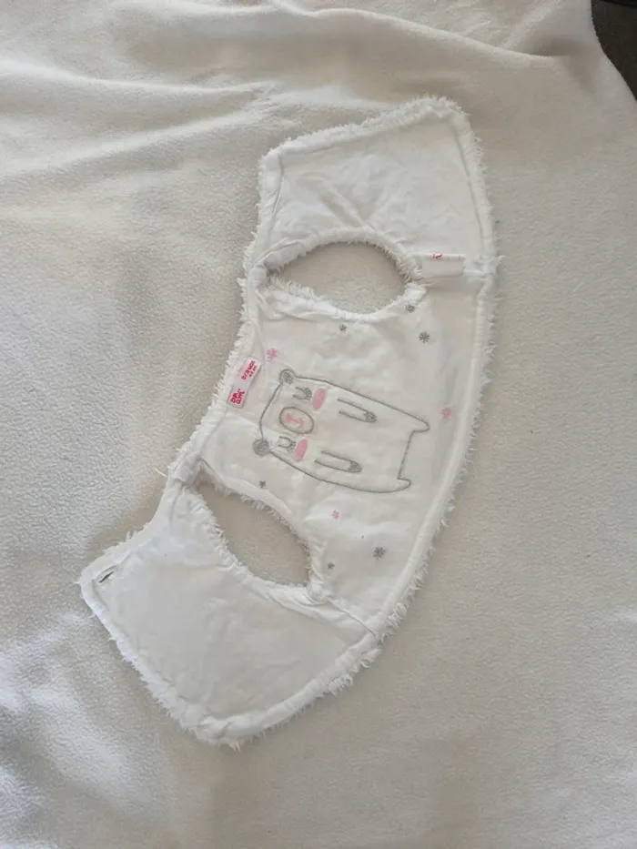 Ensemble 1 mois pantalon, combinaison body et boléro - photo numéro 5