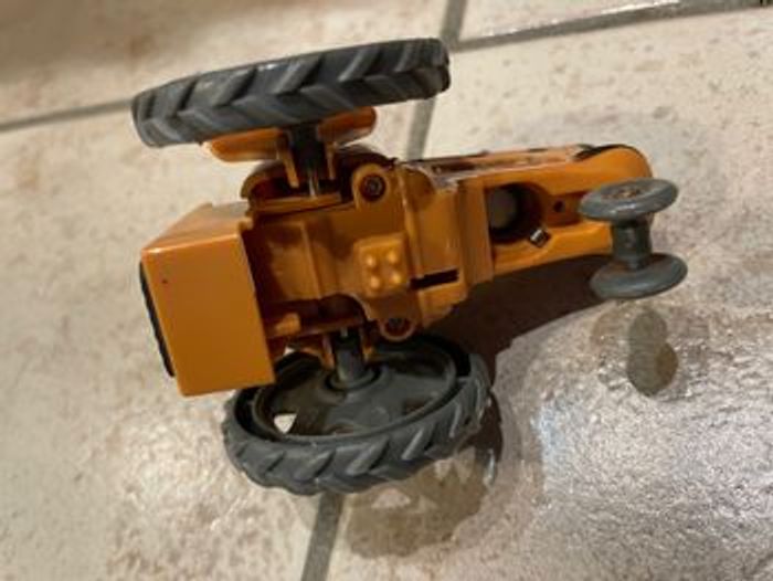 Grand Tracteur renversant Cars (très rare) à piles - photo numéro 5