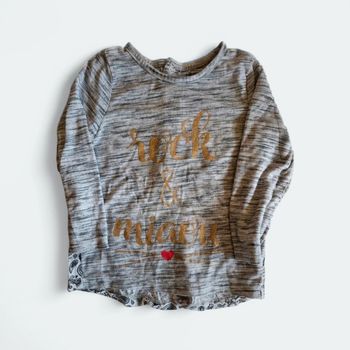 🩷 Tee-shirt manches longues pour fille, taille 18 mois.