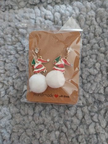 Boucle d'oreille pompom pere noel