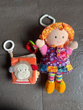 Lot de jouets bébé