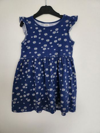 Robe comme neuve taille 110-116