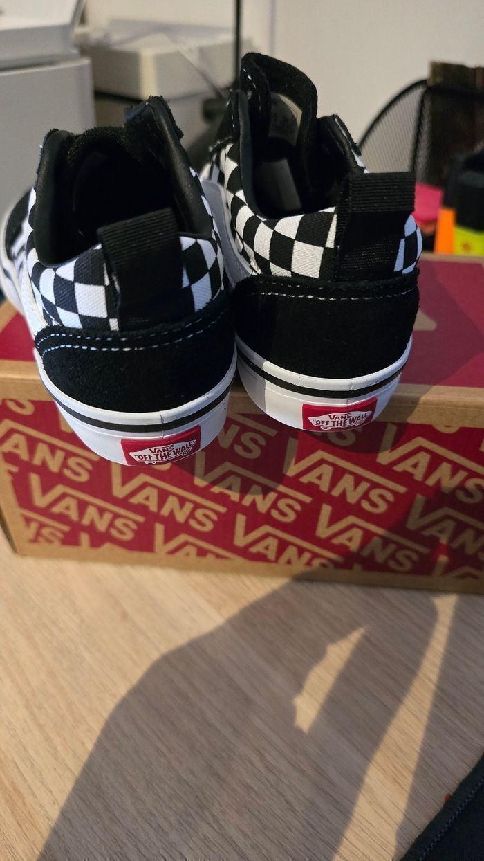 Neuves (non portées)🏷🤩😍⚘️superbes  baskets VANS mixtes Pointure 26😍🤩⚘️🏷👍 - photo numéro 6