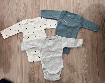 Lot de bodies taille 1 mois