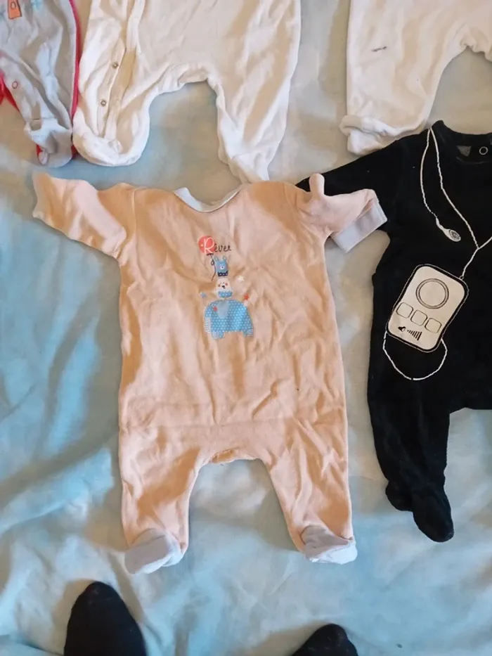 Pyjamas velours 6 mois - photo numéro 2