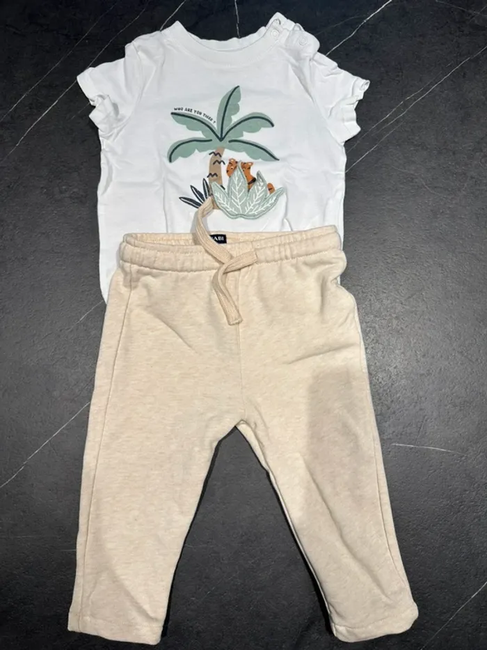 Ensemble t-shirt pantalon Kiabi 6 mois