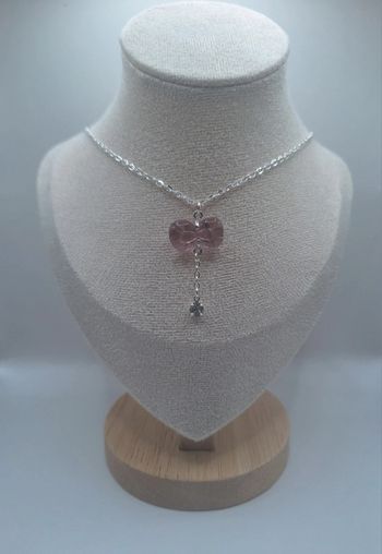 Collier nœud rose