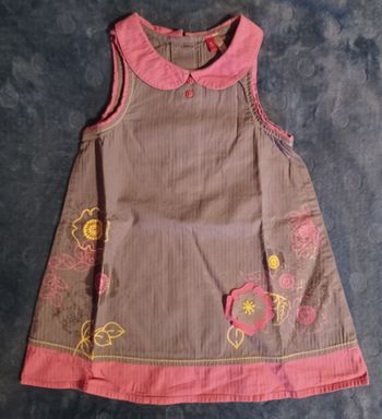 Robe grise et rose 