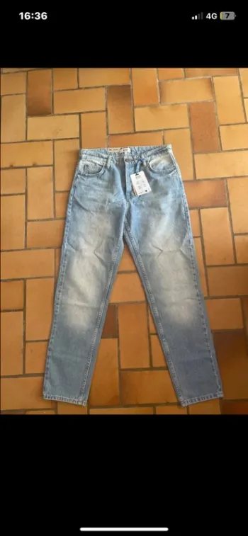 Jean neuf Bizzbee
