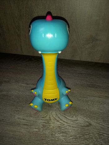 dinosaure bleu dino agito de tomy