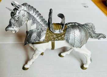 Figurine Papo - cheval avec armure