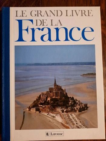 Le grand livre de la France aux éditions Larousse