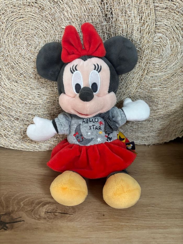 Neuf Doudou Minnie robe rouge gris hello star Disney