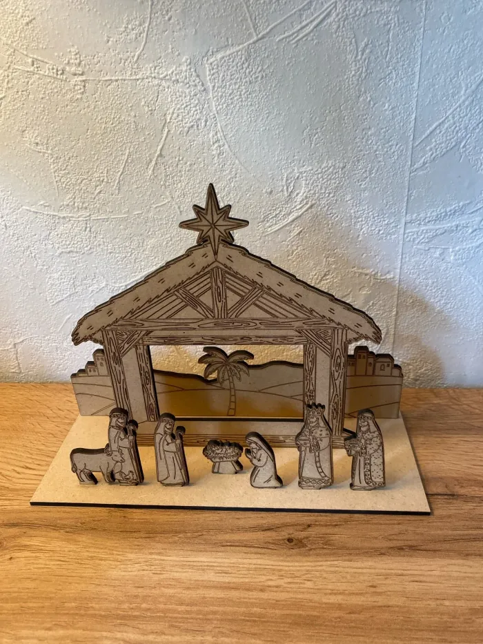 Crèche de Noël en bois - photo numéro 2