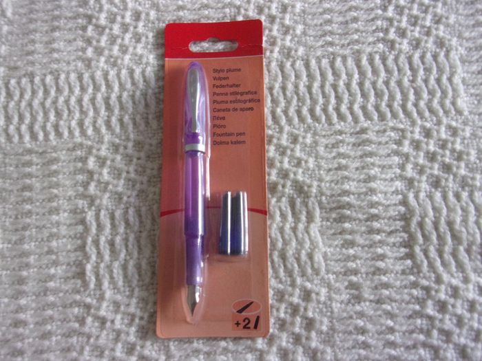 stylo plume avec 2 cartouches