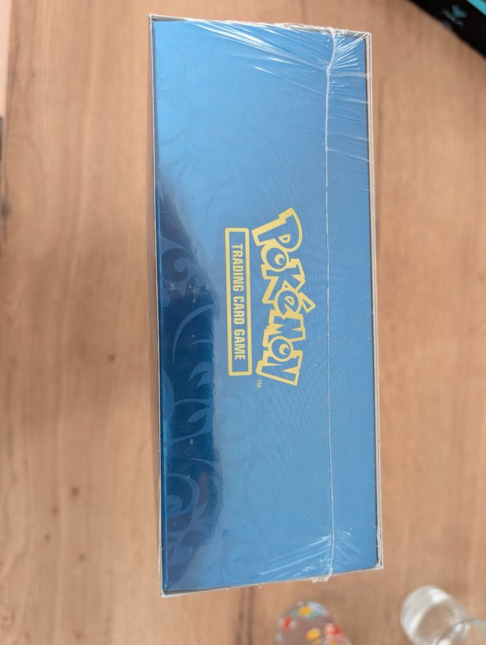 Coffret Pokémon Ultra Premium Dracaufeu – Neuf sous blister - photo numéro 5