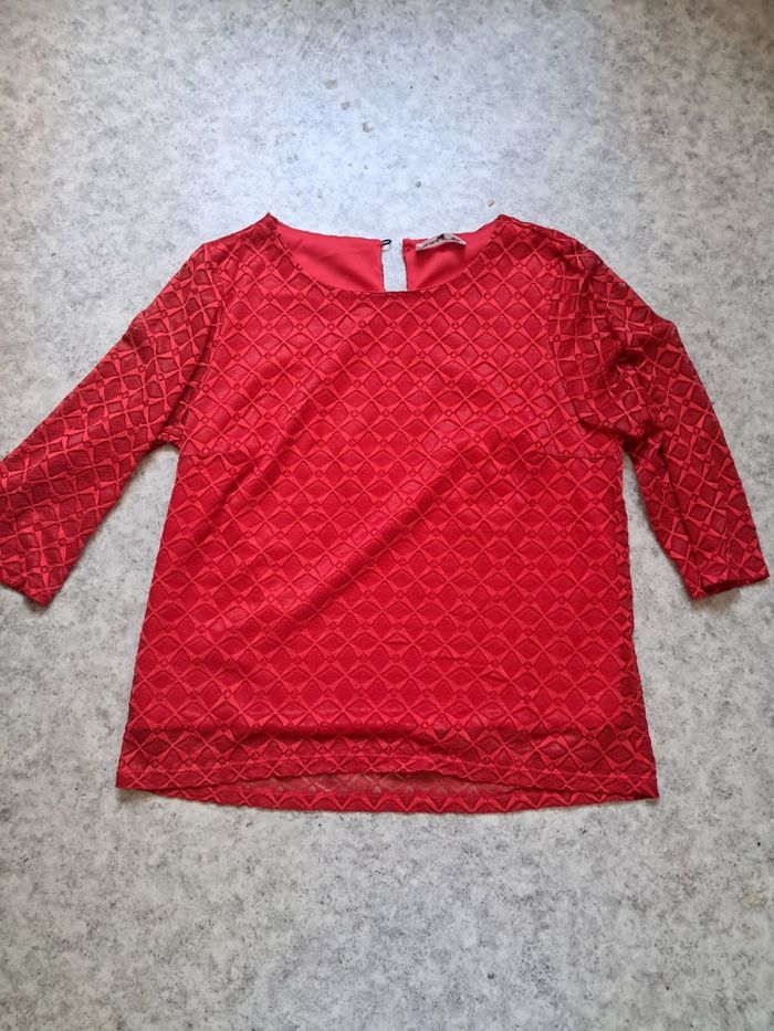 T-shirt rouge à motif - photo numéro 2